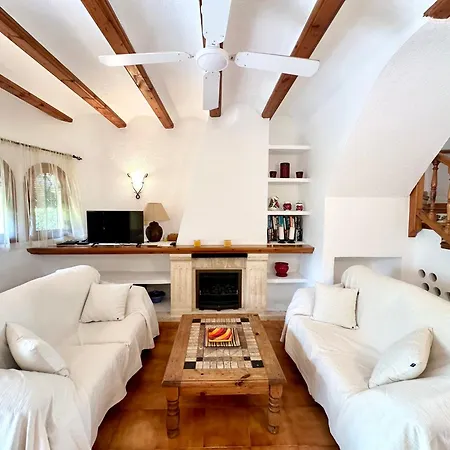 Villa 3 Bedroom House Near The In Javea